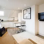 Host & - Franklin Rise Apartment *