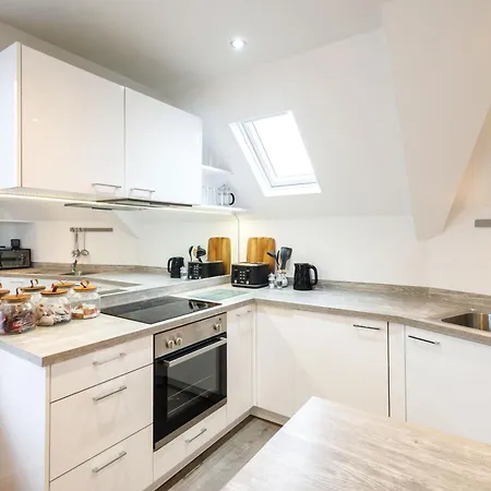 Host & - Franklin Rise Harrogate