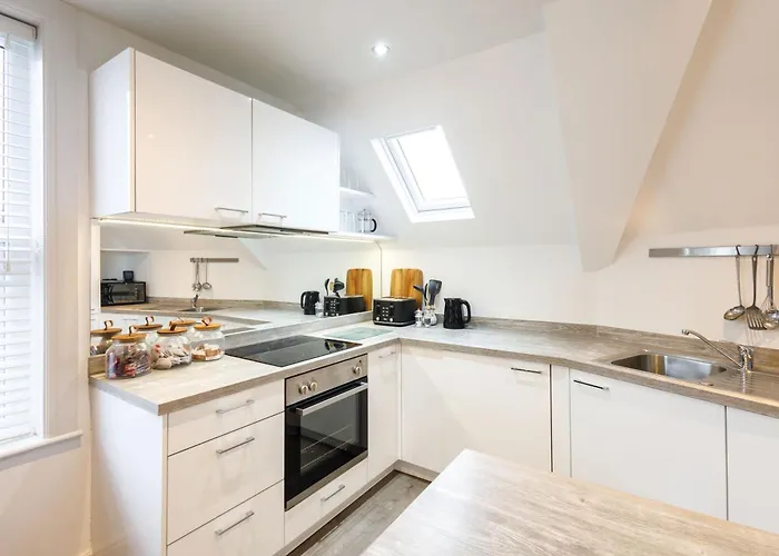 Host & - Franklin Rise Harrogate