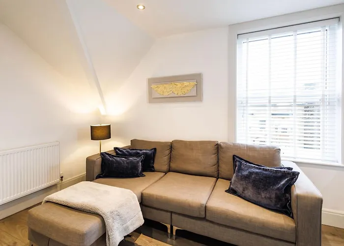 Host & - Franklin Rise Harrogate