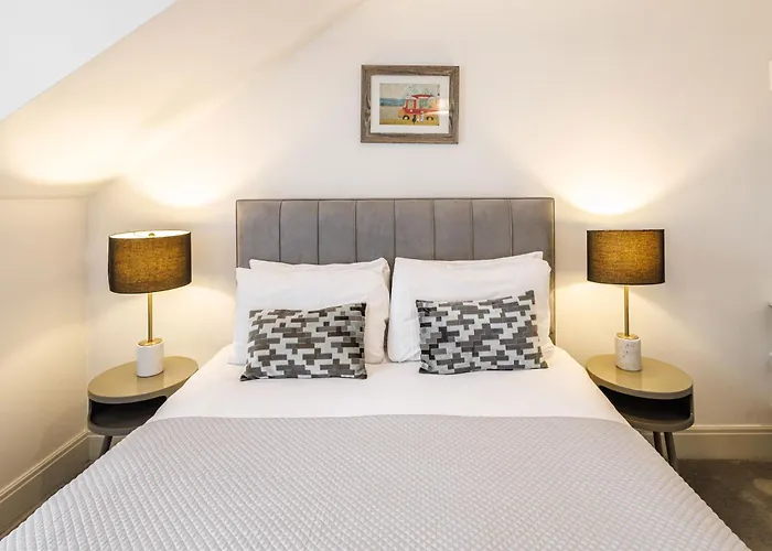 Host & - Franklin Rise *