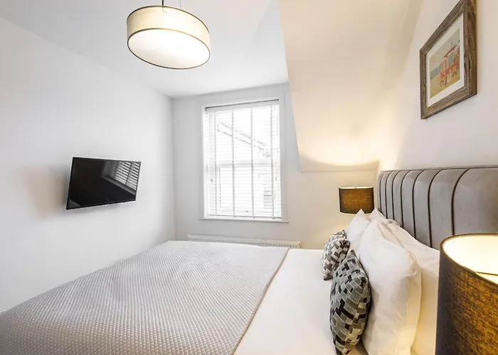 Host & - Franklin Rise * Harrogate